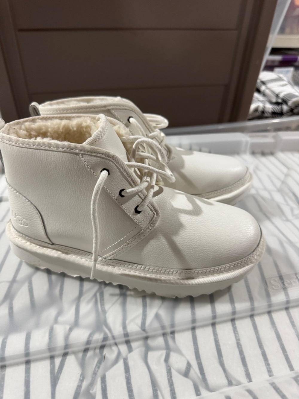 UGG Women 38 Lace-Up Faux Shearling Boots